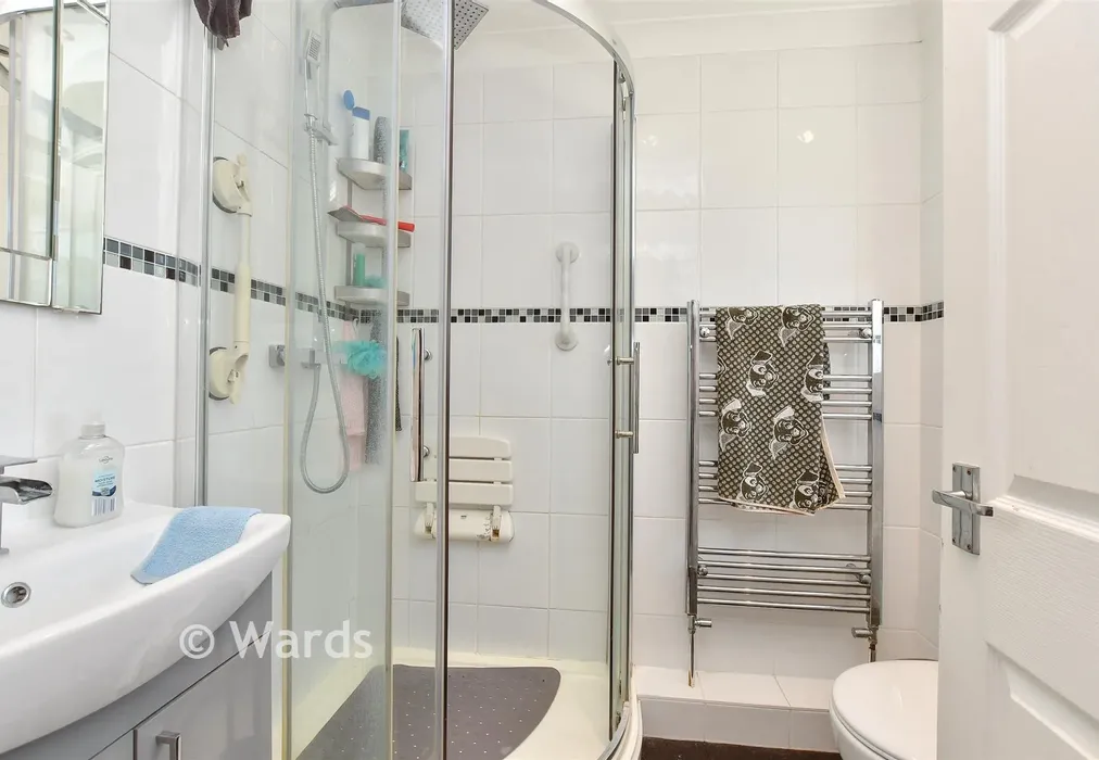 Shower Room - Broadway, Gillingham, Kent - Wards of Kent