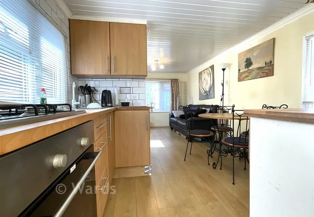 Kitchen/Lounge - London Road, West Kingsdown, Sevenoaks, Kent - Wards of Kent