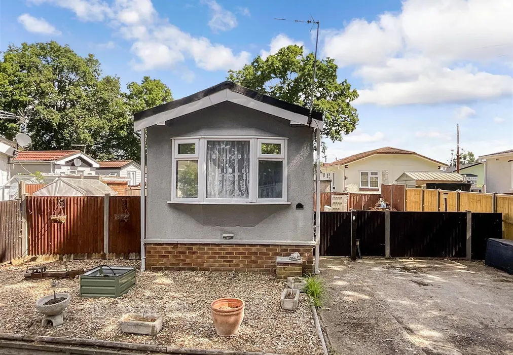 Front - London Road, West Kingsdown, Sevenoaks, Kent - Wards of Kent