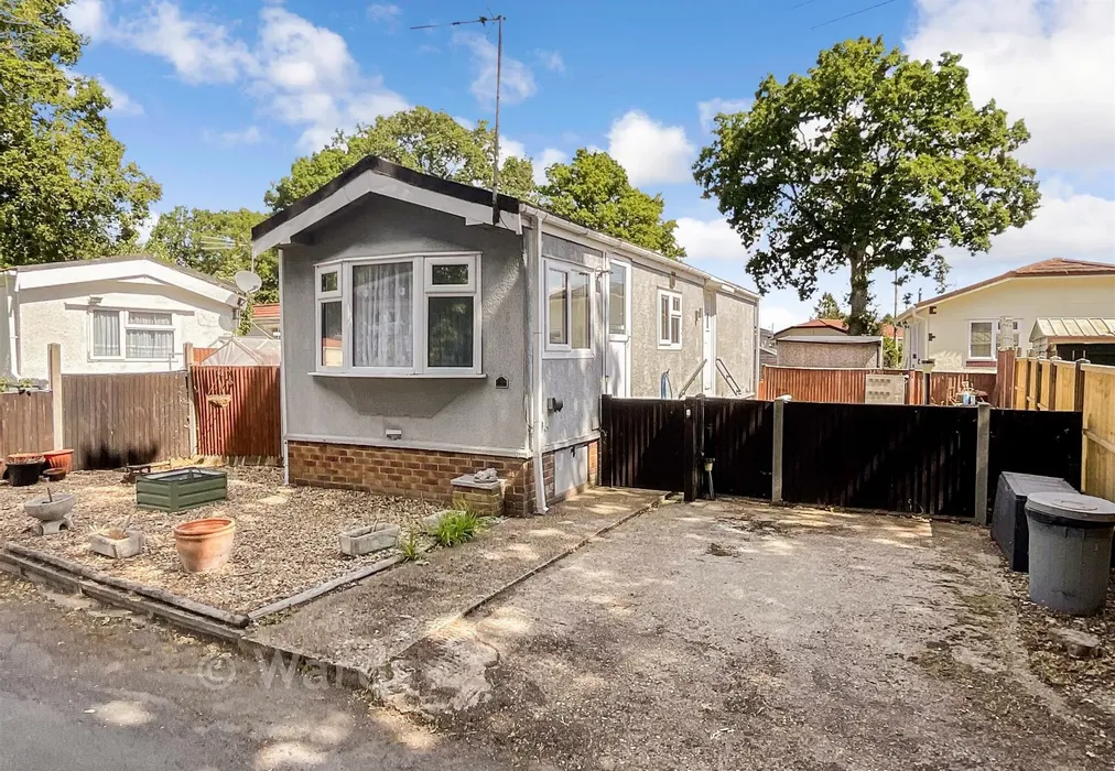 External - London Road, West Kingsdown, Sevenoaks, Kent - Wards of Kent