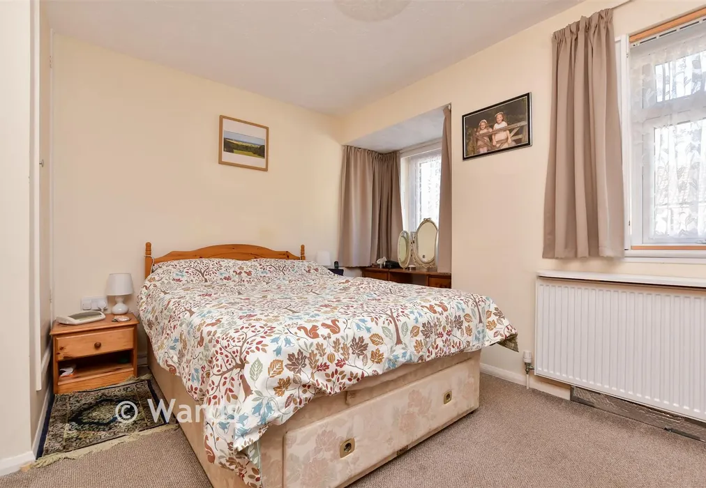 Bedroom 1 - St. Benedict's Lawn, Ramsgate, Kent - Wards of Kent