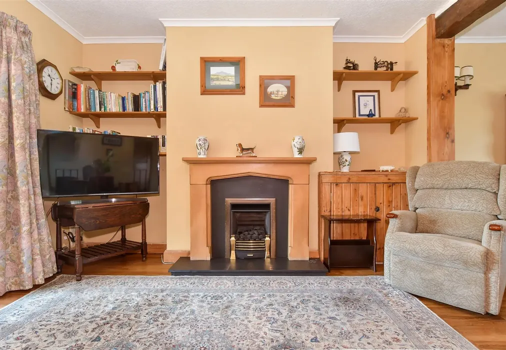 Internal Lifestyle Photograph - Shorncliffe Road, Folkestone, Kent - Wards of Kent