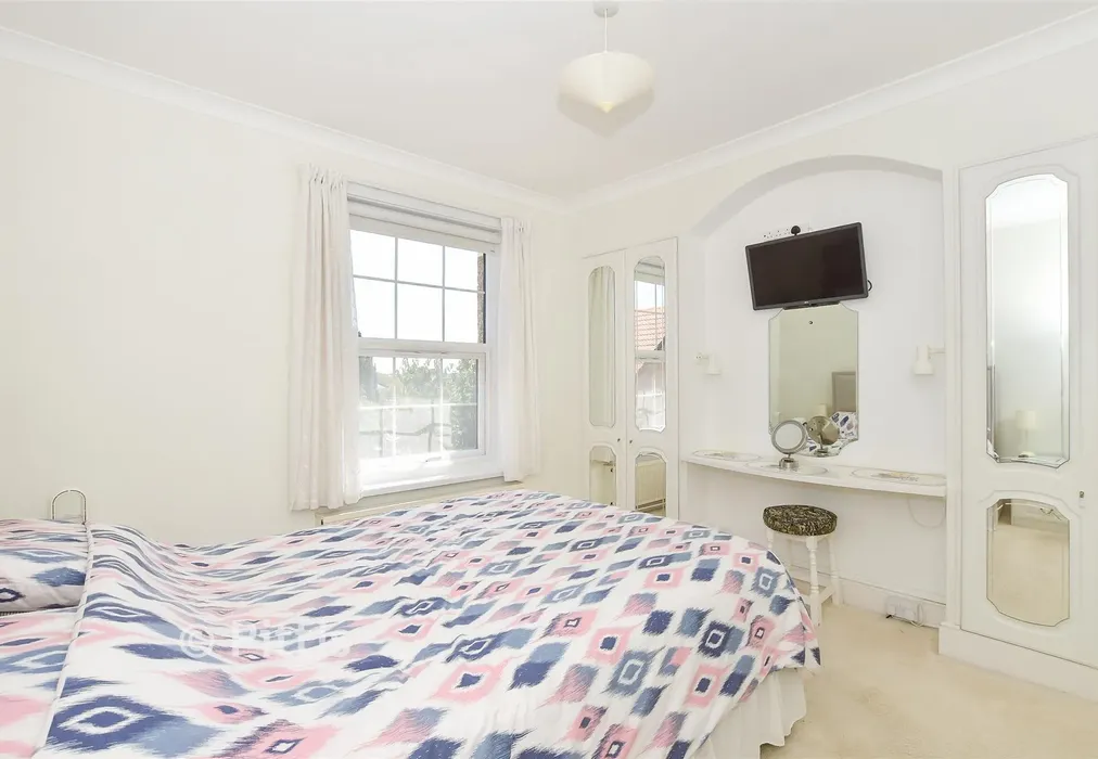 Bedroom 1 - Ashey Road, Ryde, Isle of Wight - Wards of Kent
