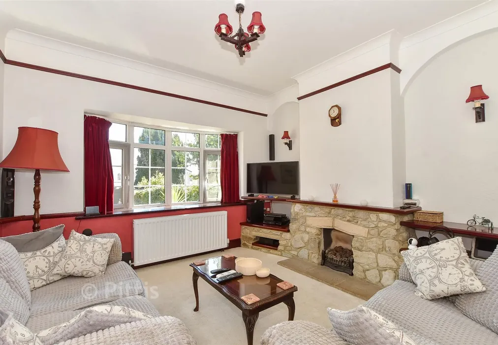 Lounge - Ashey Road, Ryde, Isle of Wight - Wards of Kent