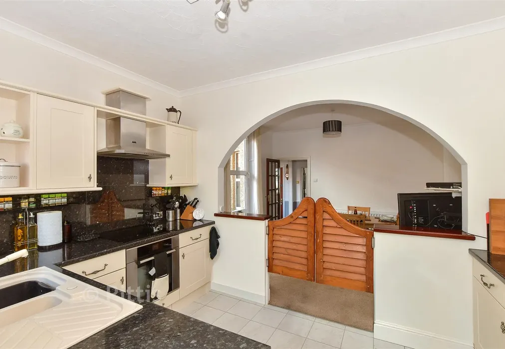 Kitchen - Ashey Road, Ryde, Isle of Wight - Wards of Kent