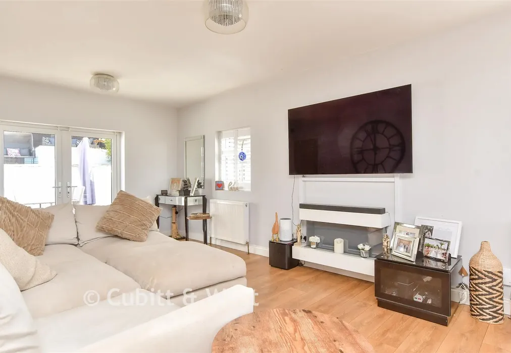Lounge - Crescent Drive North, Woodingdean, Brighton, East Sussex - Wards of Kent