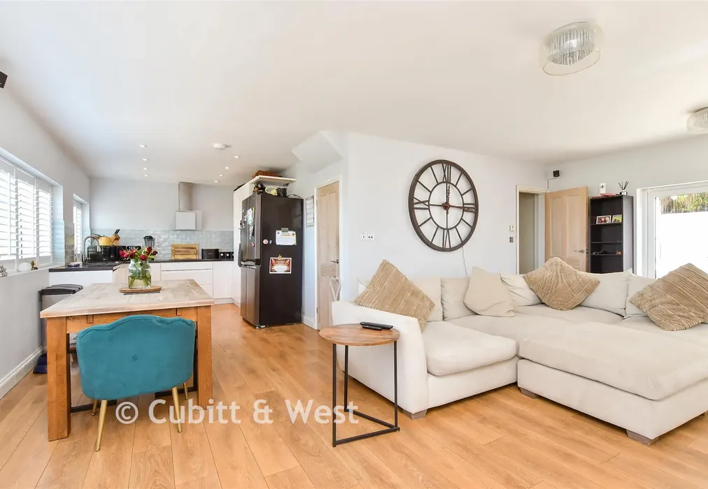 Lounge - Crescent Drive North, Woodingdean, Brighton, East Sussex - Wards of Kent