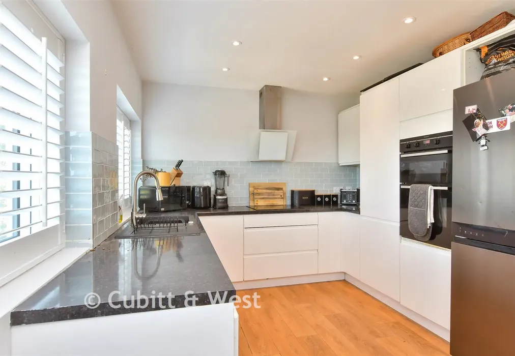 Kitchen - Crescent Drive North, Woodingdean, Brighton, East Sussex - Wards of Kent