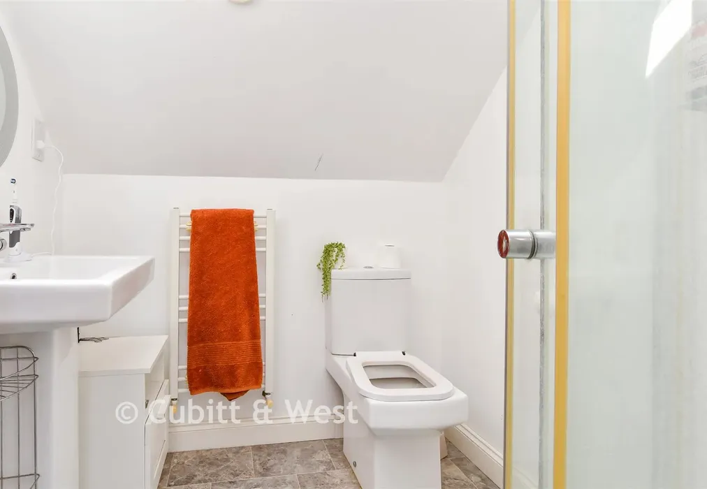 En-Suite Shower Room - Crescent Drive North, Woodingdean, Brighton, East Sussex - Wards of Kent