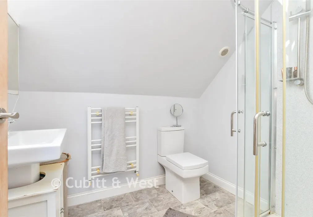 En-Suite Shower Room - Crescent Drive North, Woodingdean, Brighton, East Sussex - Wards of Kent