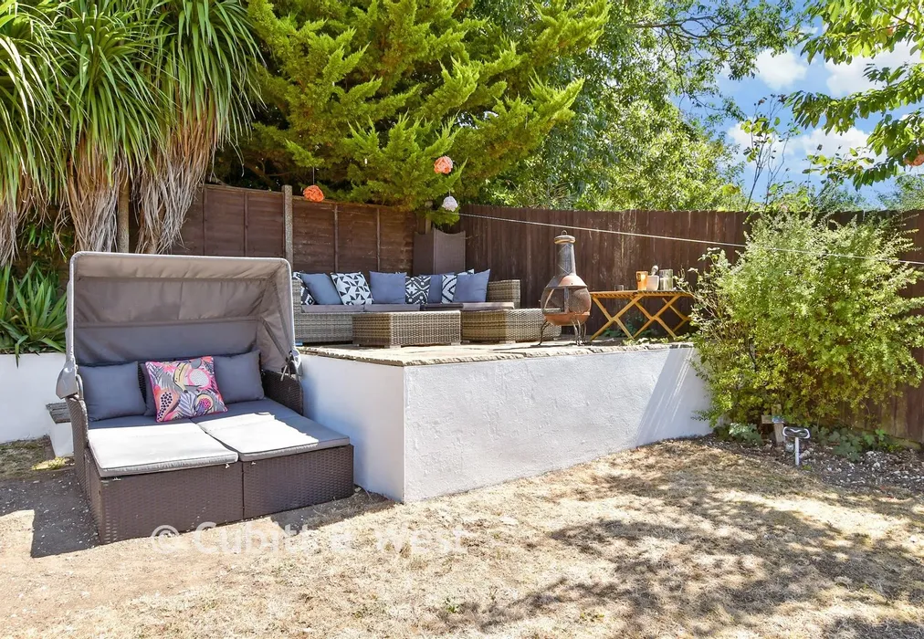 Rear Garden - Crescent Drive North, Woodingdean, Brighton, East Sussex - Wards of Kent