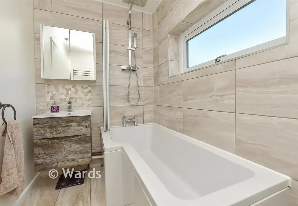 Bathroom - Battlesmere Road, Cliffe Woods, Rochester, Kent - Wards of Kent