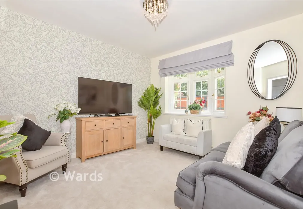 Bedroom 4/Snug - Pleasant Valley Lane, East Farleigh, Kent - Wards of Kent