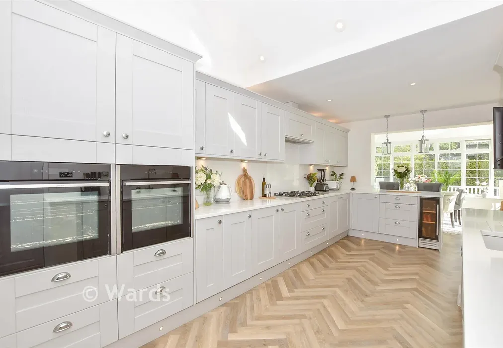 Kitchen - Pleasant Valley Lane, East Farleigh, Kent - Wards of Kent