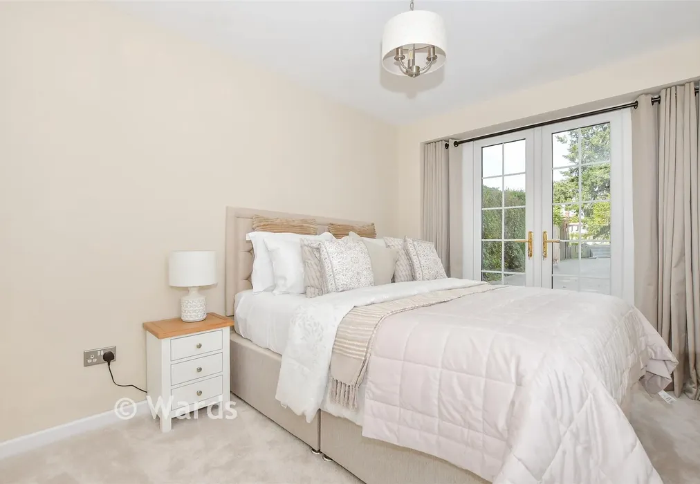 Room 3 - Pleasant Valley Lane, East Farleigh, Kent - Wards of Kent