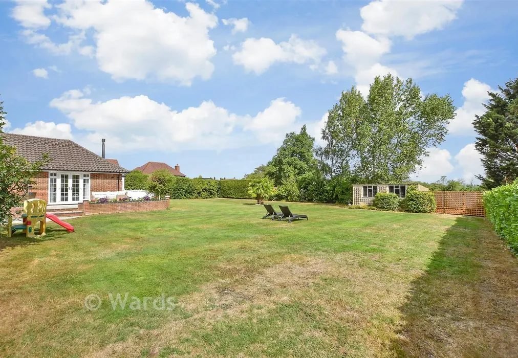 Rear Garden - Pleasant Valley Lane, East Farleigh, Kent - Wards of Kent