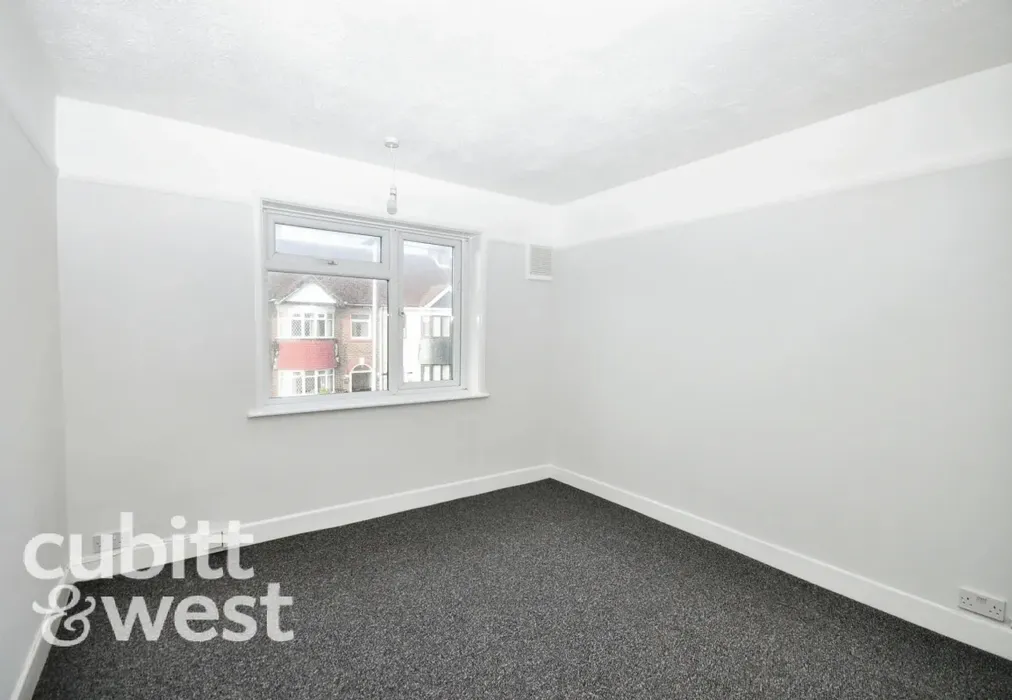  - DEPOSIT ALTERNATIVE AVAILABLE Aylen Road Portsmouth PO3 - Wards of Kent
