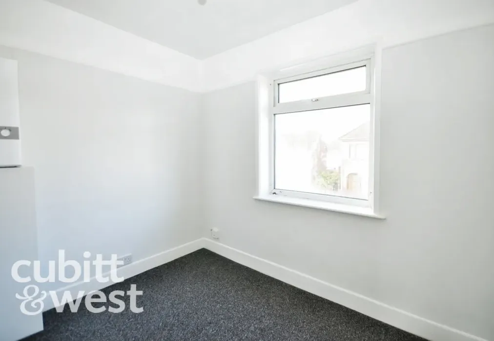  - DEPOSIT ALTERNATIVE AVAILABLE Aylen Road Portsmouth PO3 - Wards of Kent