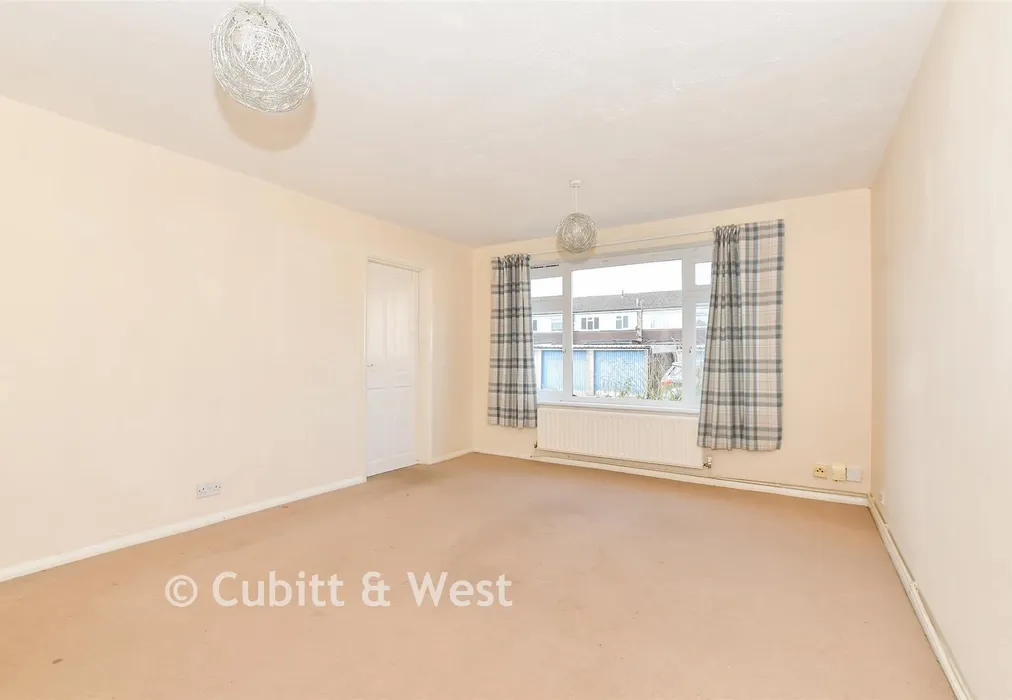 Lounge/Dining Room - Castle Close, Reigate, Surrey - Wards of Kent