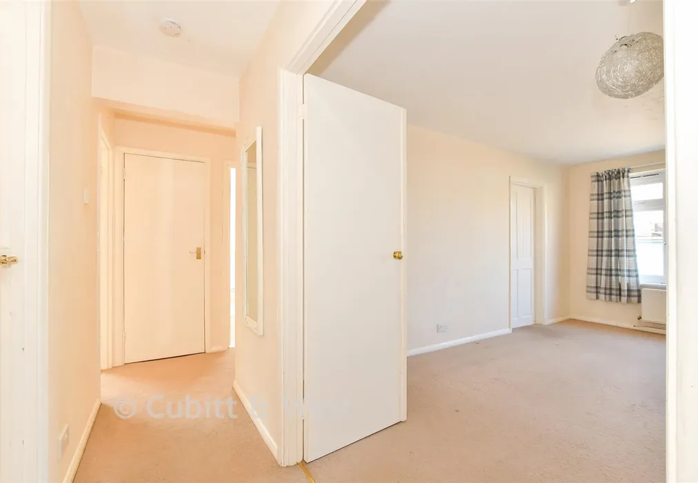 Hallway - Castle Close, Reigate, Surrey - Wards of Kent