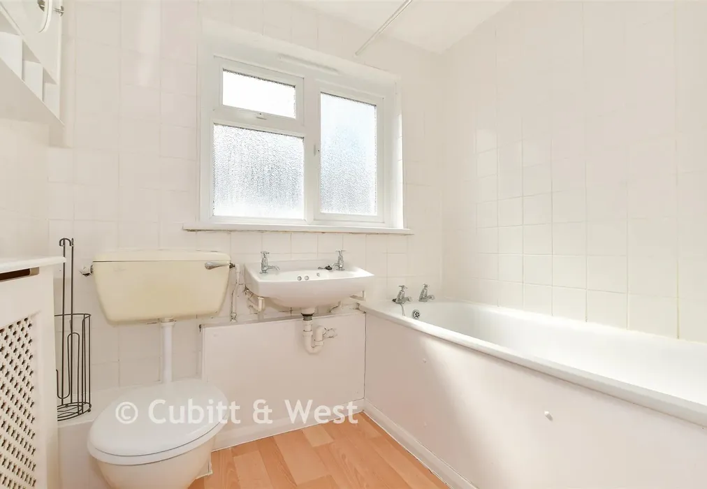 Bathroom - Castle Close, Reigate, Surrey - Wards of Kent