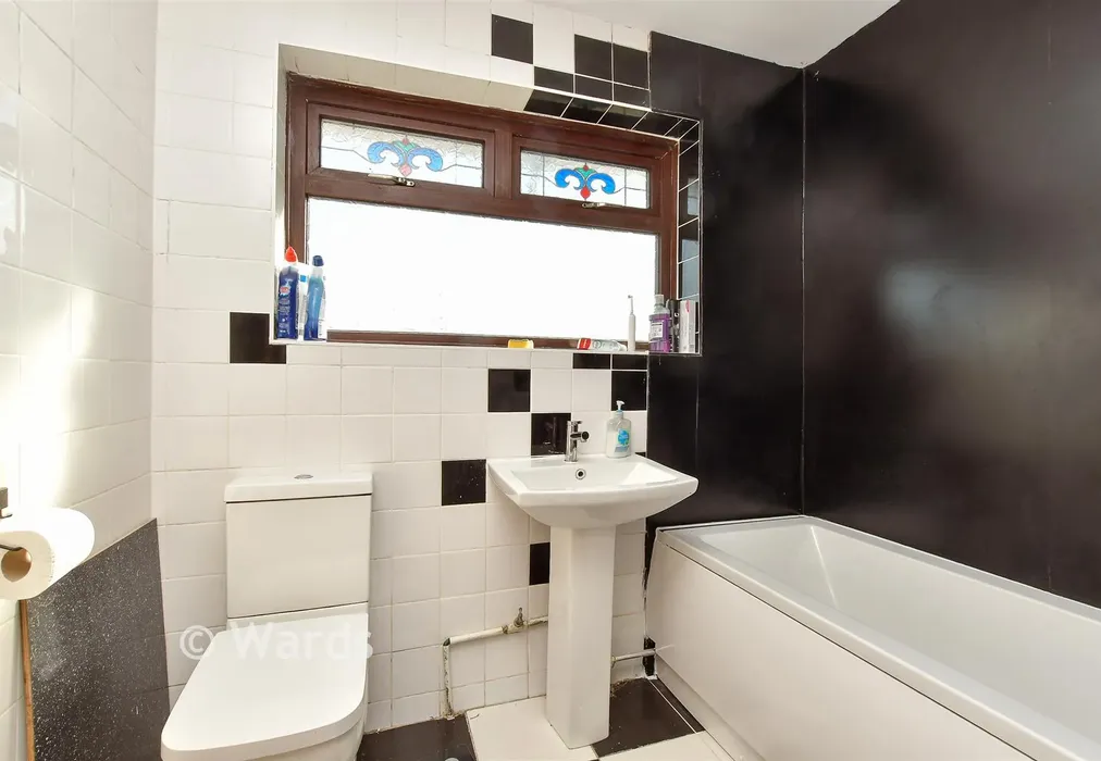 Bathroom - Danson Way, Rainham, Gillingham, Kent - Wards of Kent