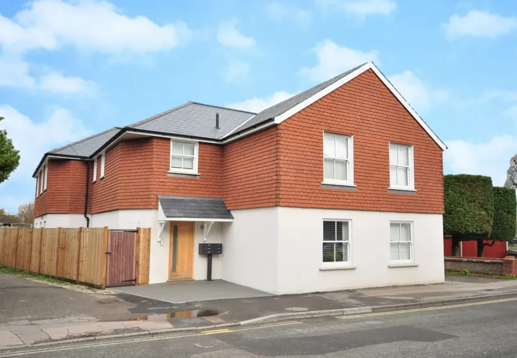 VicFront - Victoria Road, Horley, RH6 - Wards of Kent