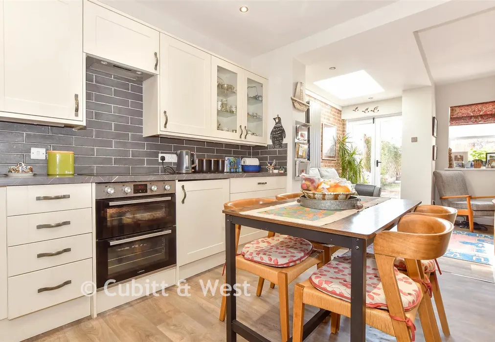 Kitchen - Bridge Road, Emsworth, Hampshire - Wards of Kent