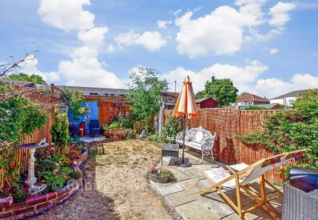 Side Garden - Bridge Road, Emsworth, Hampshire - Wards of Kent
