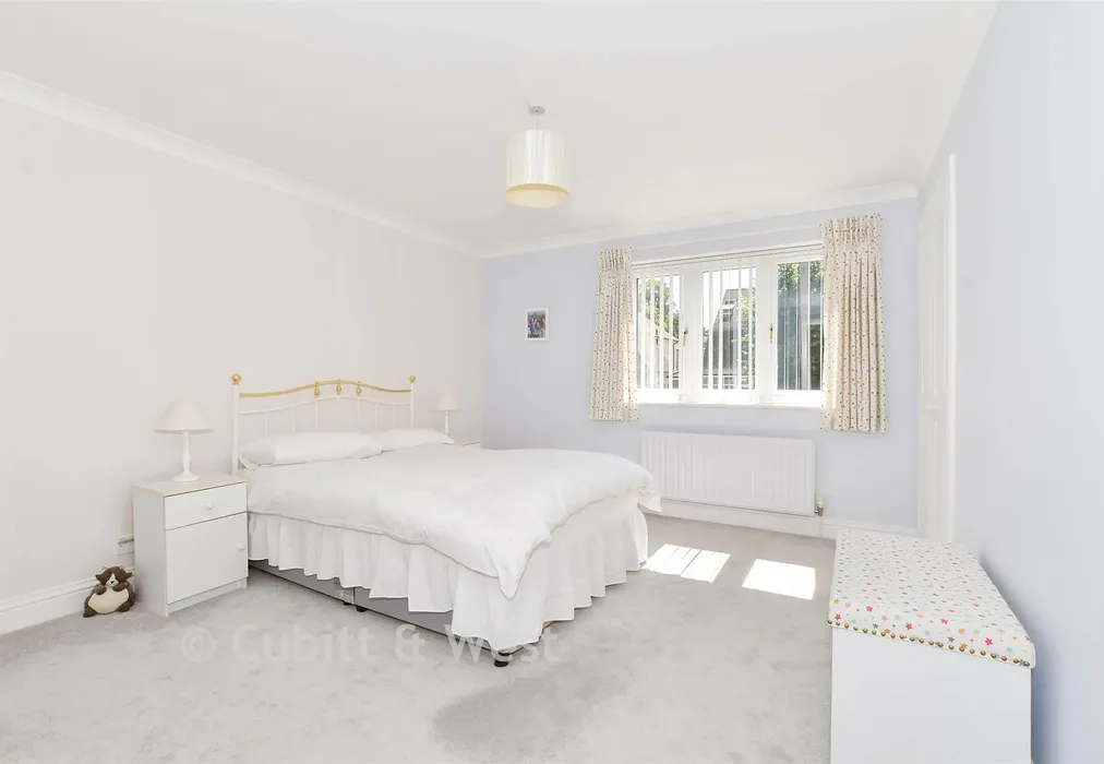 Bedroom 1 - Lime Tree Grove, Shirley, Surrey - Wards of Kent