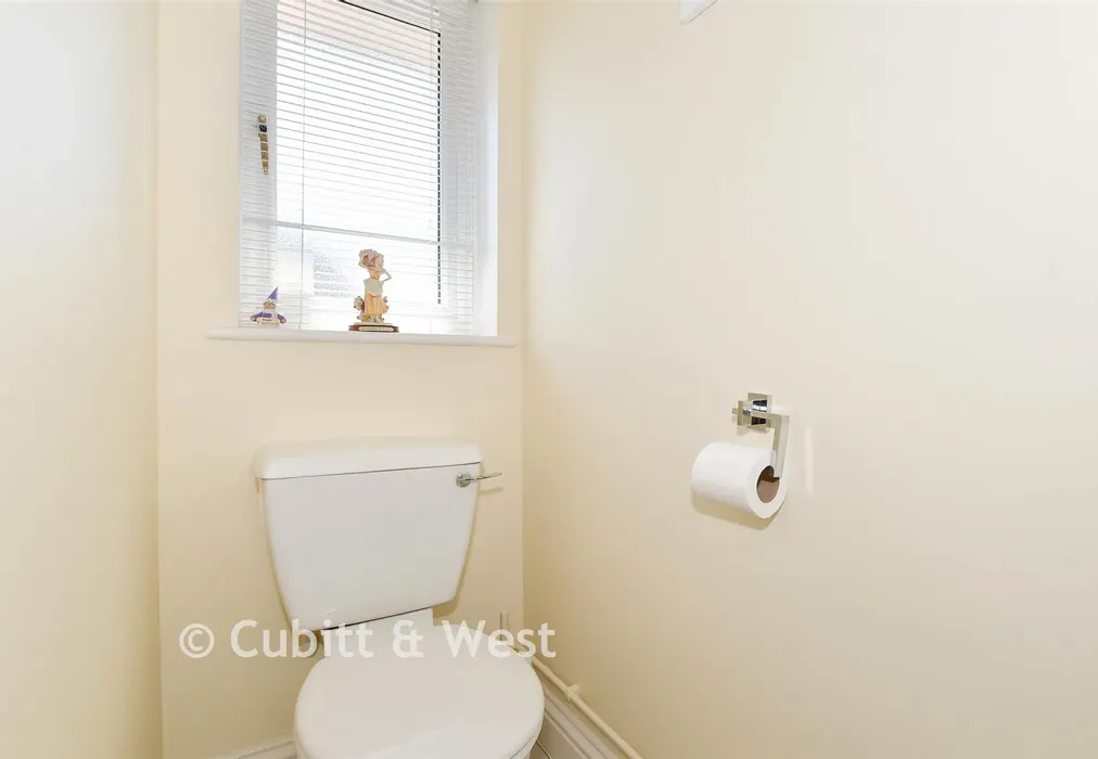 Cloakroom - Lime Tree Grove, Shirley, Surrey - Wards of Kent