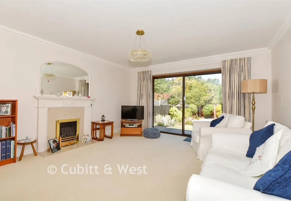Lounge - Lime Tree Grove, Shirley, Surrey - Wards of Kent