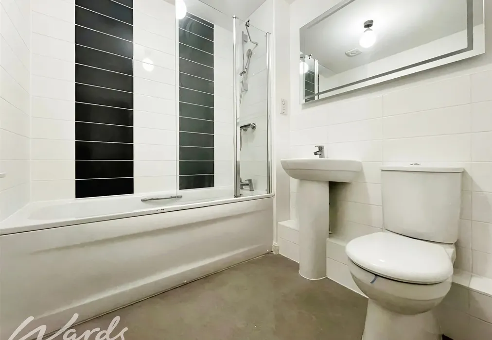 Bathroom - Redbud Road Tonbridge TN9 - Wards of Kent