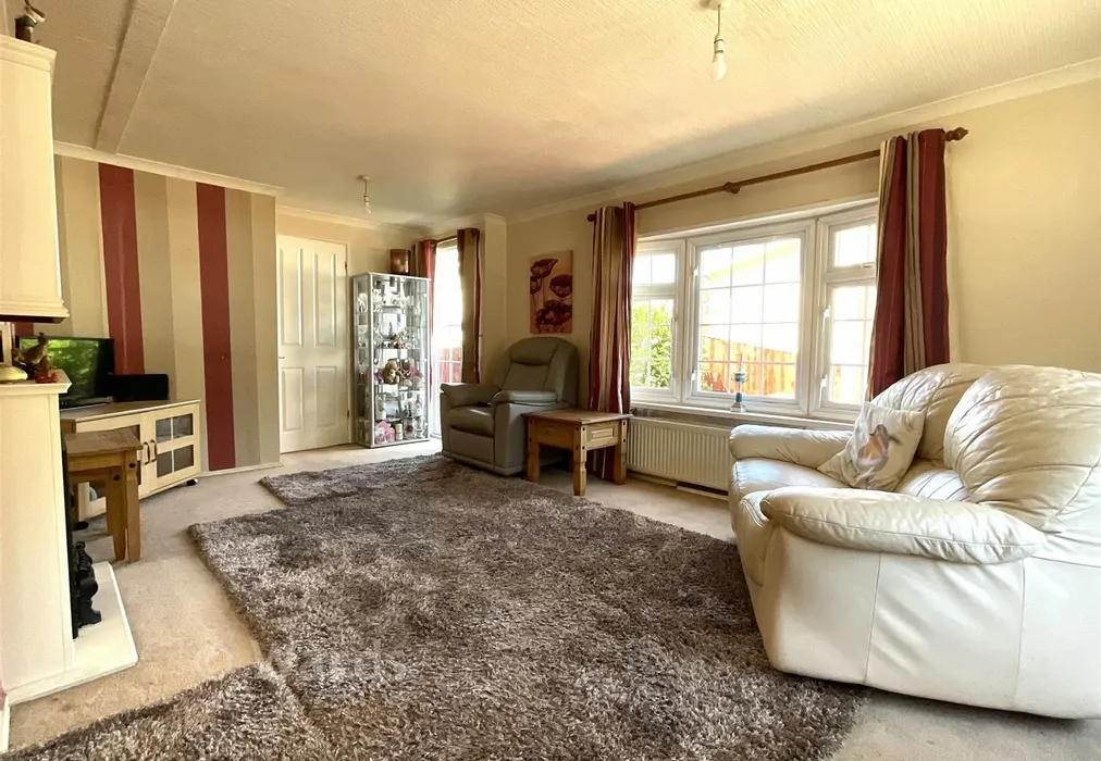 Lounge - East Hill Park, Knatts Valley, Sevenoaks, Kent - Wards of Kent
