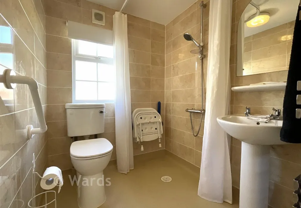 Wet Room - East Hill Park, Knatts Valley, Sevenoaks, Kent - Wards of Kent