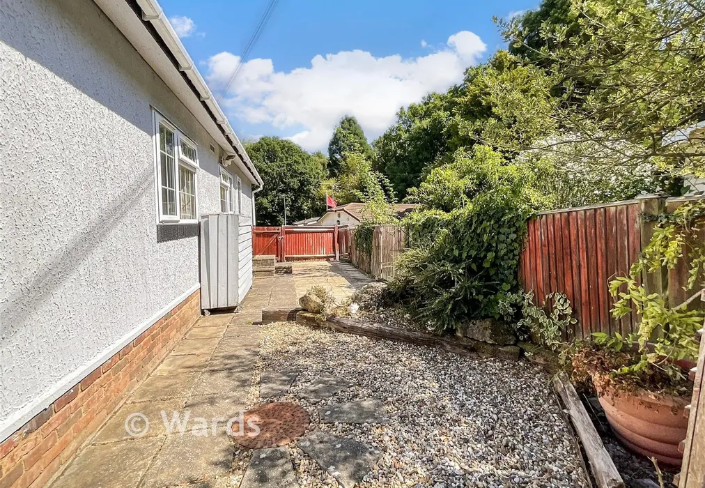 Garden - East Hill Park, Knatts Valley, Sevenoaks, Kent - Wards of Kent