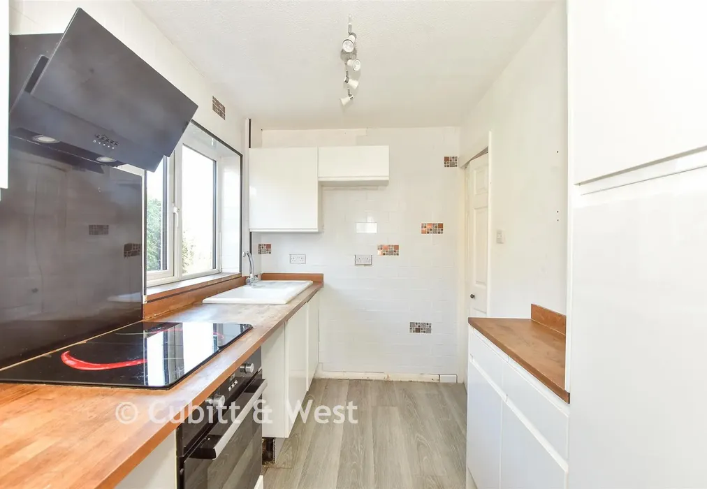 Kitchen - Kimbridge Park, East Wittering, East Wittering, West Sussex - Wards of Kent