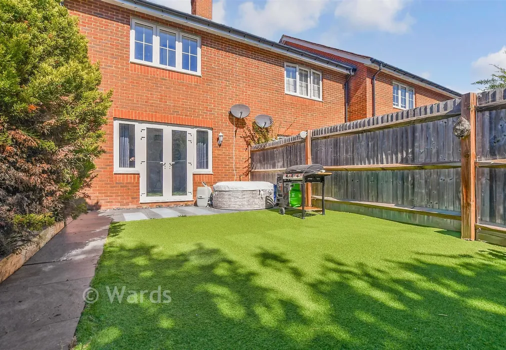 Rear Garden - The Weavers, Headcorn, Ashford, Kent - Wards of Kent
