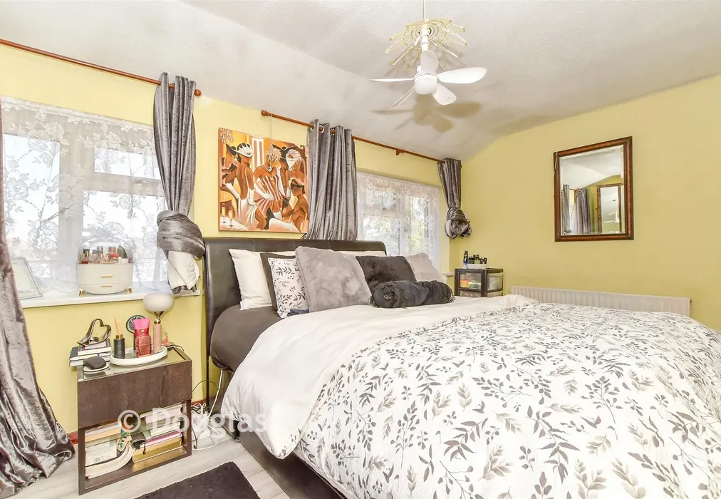 Bedroom 1 - Warwick Road, Rainham, Essex - Wards of Kent
