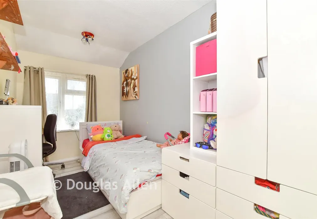 Bedroom 3 - Warwick Road, Rainham, Essex - Wards of Kent
