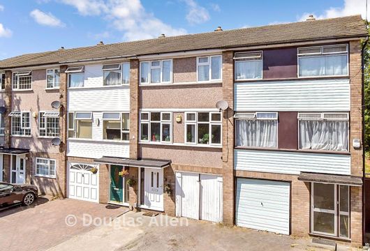 Warwick Road, Rainham, Essex - Wards of Kent