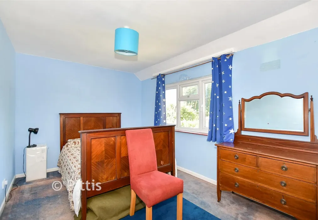 Bedroom 1 - Spindlers Road, Ventnor, Isle of Wight - Wards of Kent
