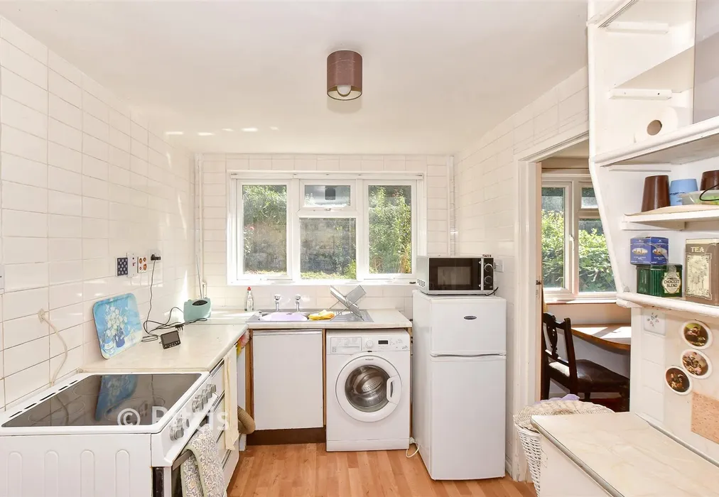 Kitchen - Spindlers Road, Ventnor, Isle of Wight - Wards of Kent