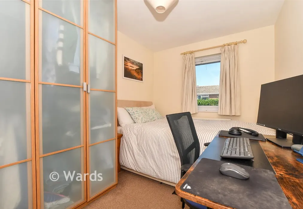 Bedroom 2 - Burdens, Headcorn, Ashford, Kent - Wards of Kent