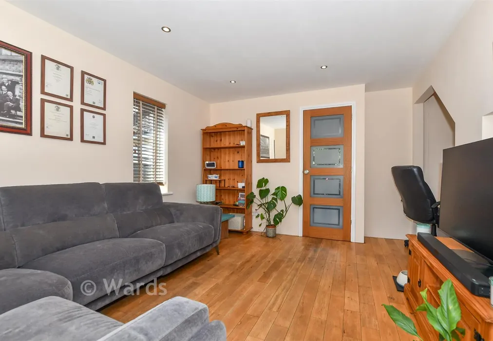 Lounge - Burdens, Headcorn, Ashford, Kent - Wards of Kent