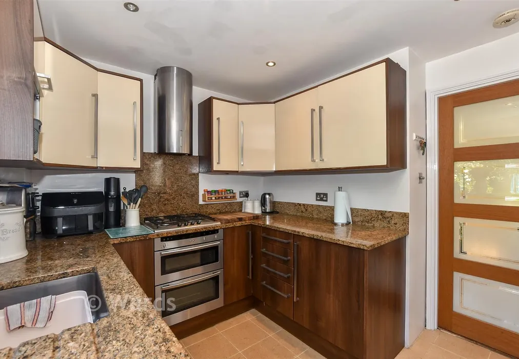 Kitchen - Burdens, Headcorn, Ashford, Kent - Wards of Kent