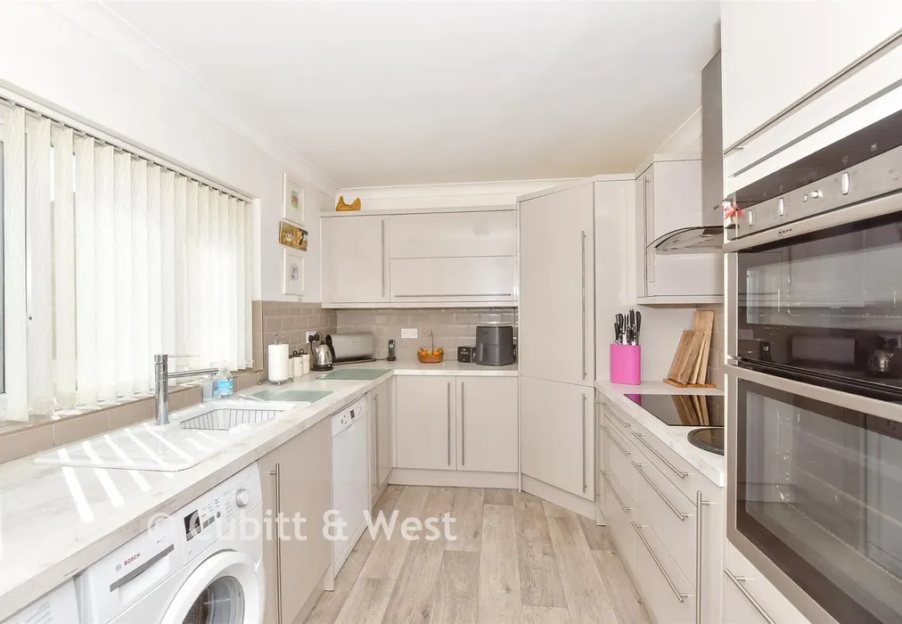 Kitchen - Fosters Close, East Preston, West Sussex - Wards of Kent