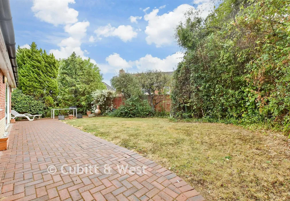 Rear Garden - Hazel Close, Southwater, Horsham, West Sussex - Wards of Kent