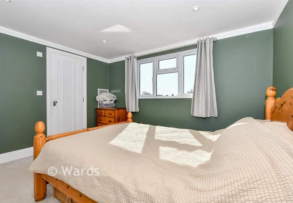 Bedroom 1 - Mabledon Avenue, Ashford, Kent - Wards of Kent
