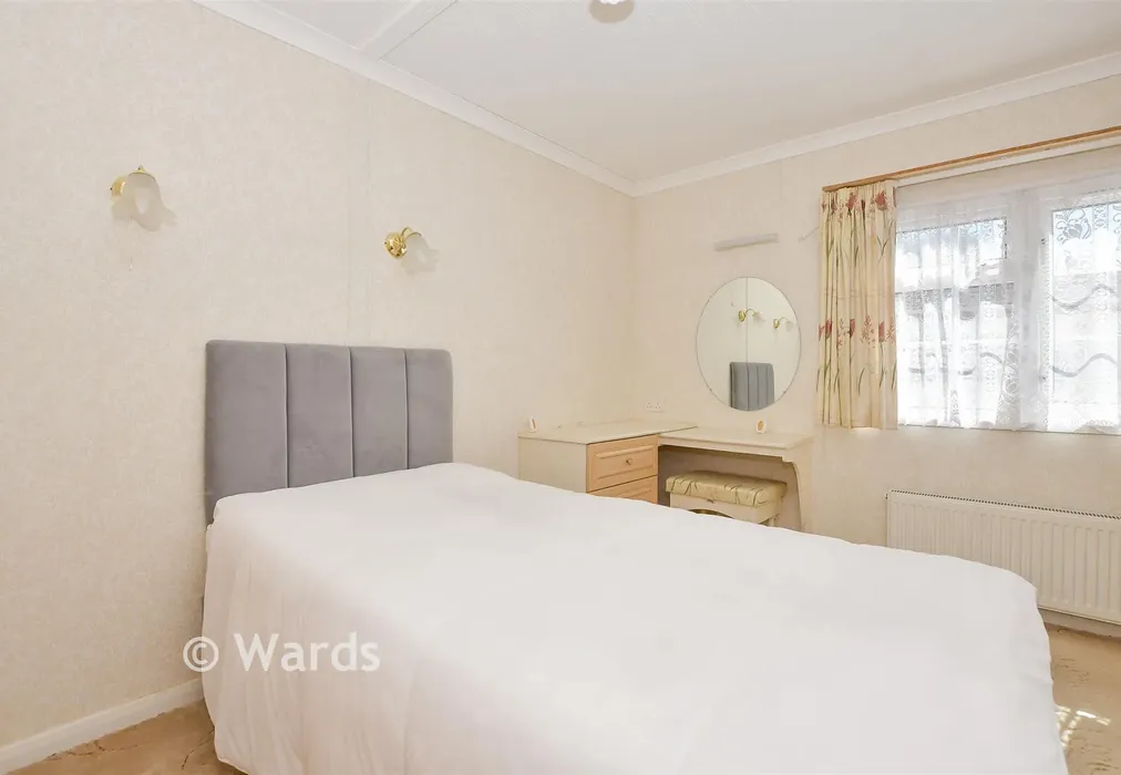 Bedroom 1 - Forstal Lane, Harrietsham, Maidstone, Kent - Wards of Kent